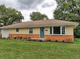 209 S Briarwood Rd, Crystal Lake, IL 60014