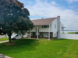 49 Delaware Dr, Penns Grove, NJ 08069