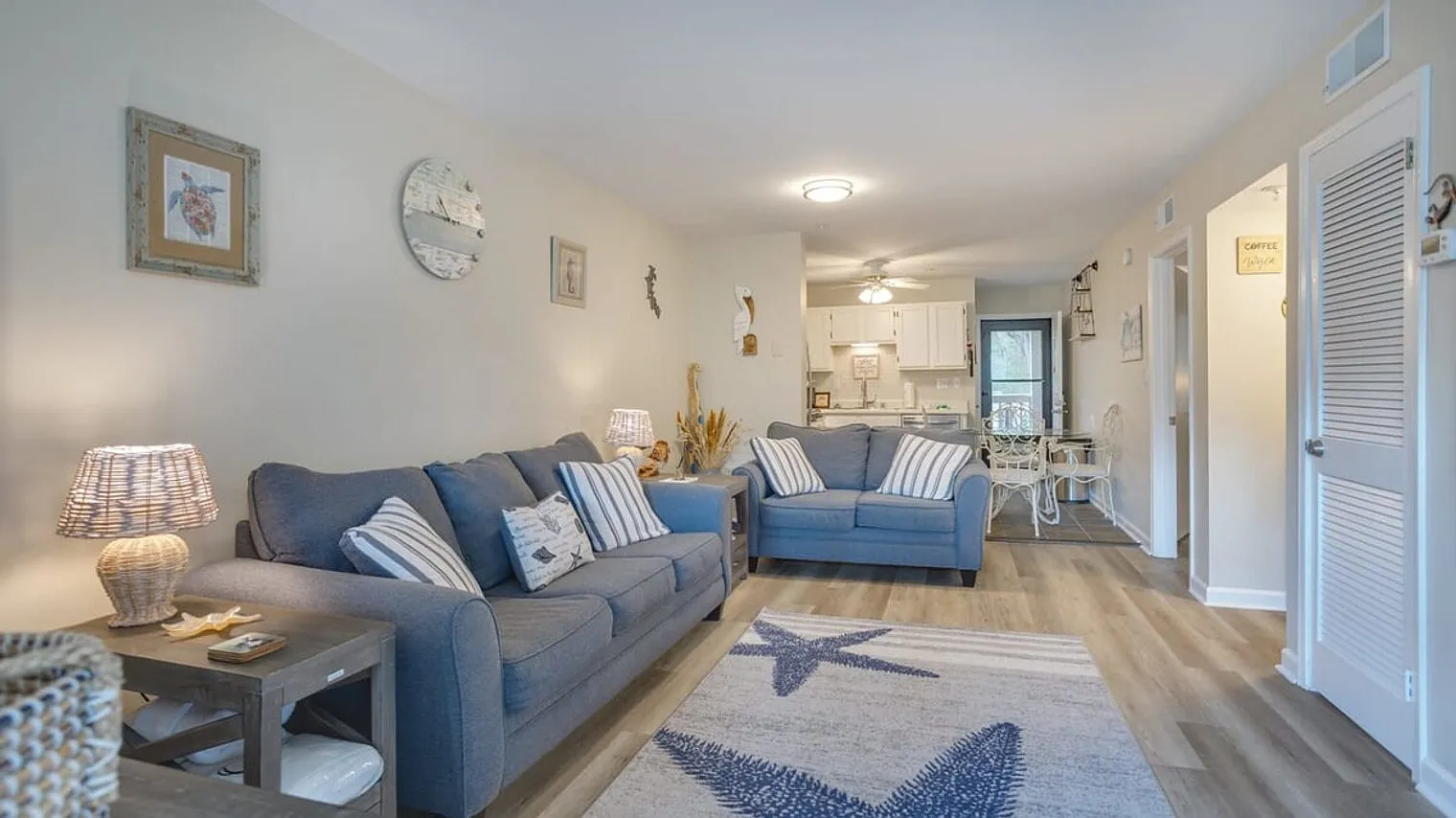 2 bed, 2.0 bath, 839 sqft, $2,524 — Photo 2