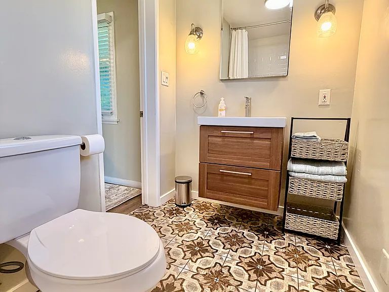 Encino Ln — Photo 31