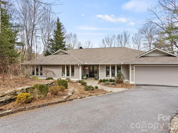 171 Old Hillside Ln, Flat Rock, NC 28731