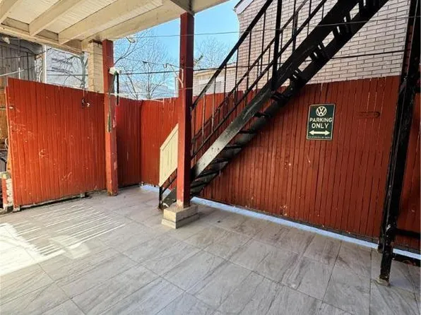 120 N 4th St APT 2, Allentown, PA 18102