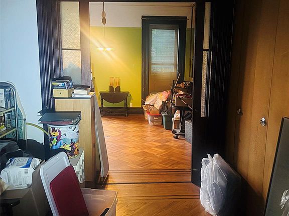 2nd image of 1541 Pacific Street