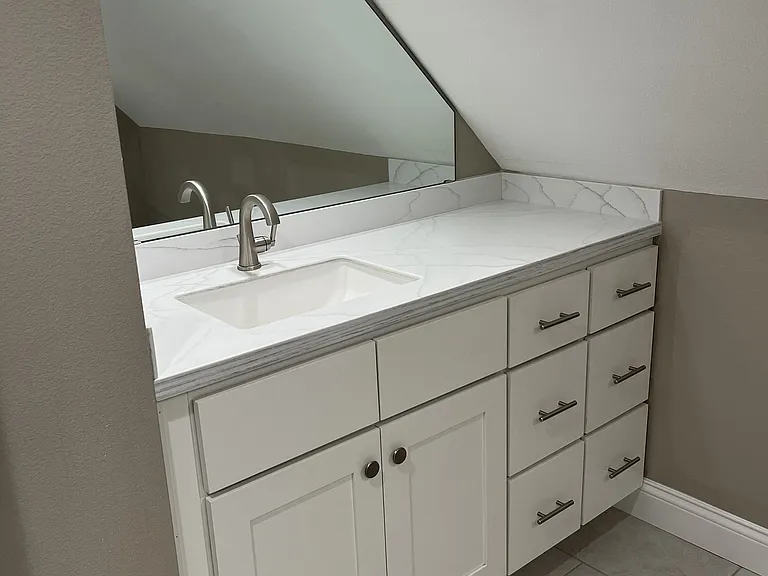 801 N Henderson Ave — Photo 6