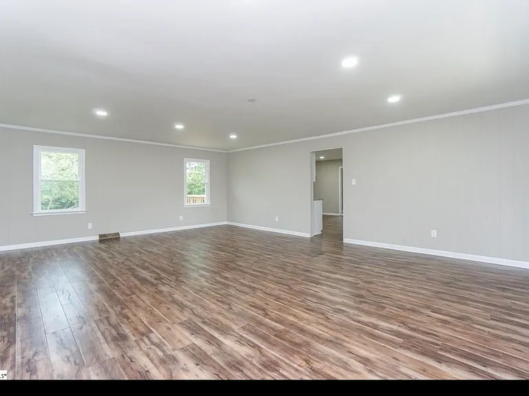 103 Newman Dr — Photo 6