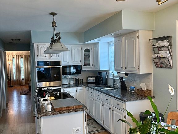 5th image of 6056 W 60th St