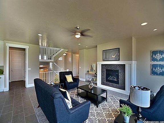 5th image of 73 E Catamaran Way