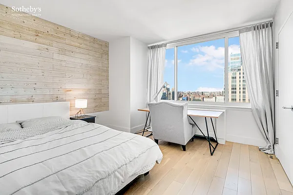 Rented by Sotheby's International Realty | media 22