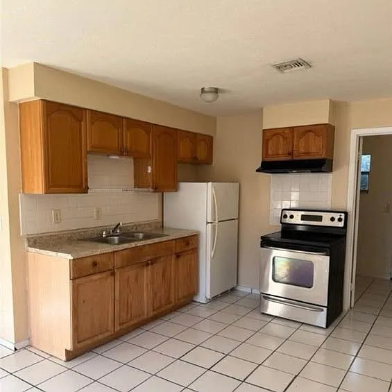 273 Hubbard Ave #208 — Photo 14
