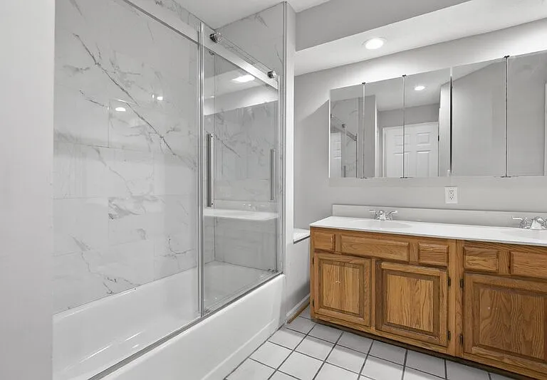 2258 N Tollgate Cir — Photo 16