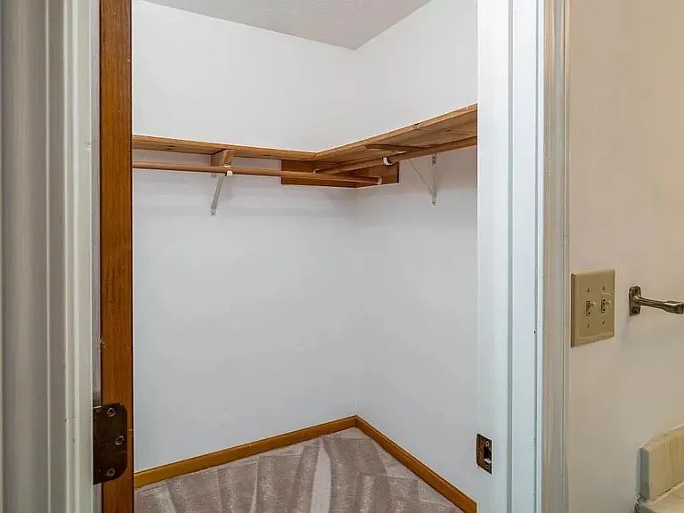 1146 Hutch Ln — Photo 19