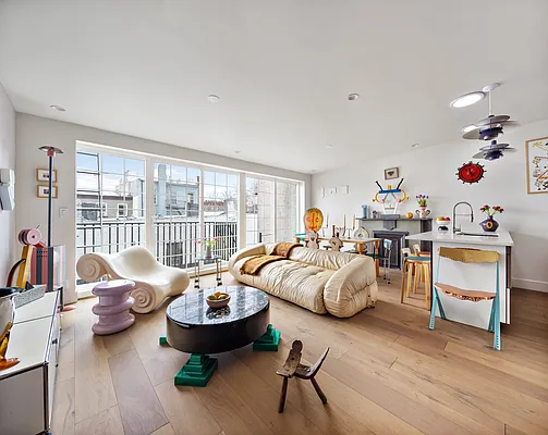 Sold by Compass | media 10