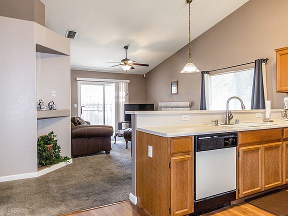5th image of 740 Willow Lake Way