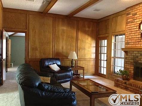 2nd image of 1503 Woodoak Dr