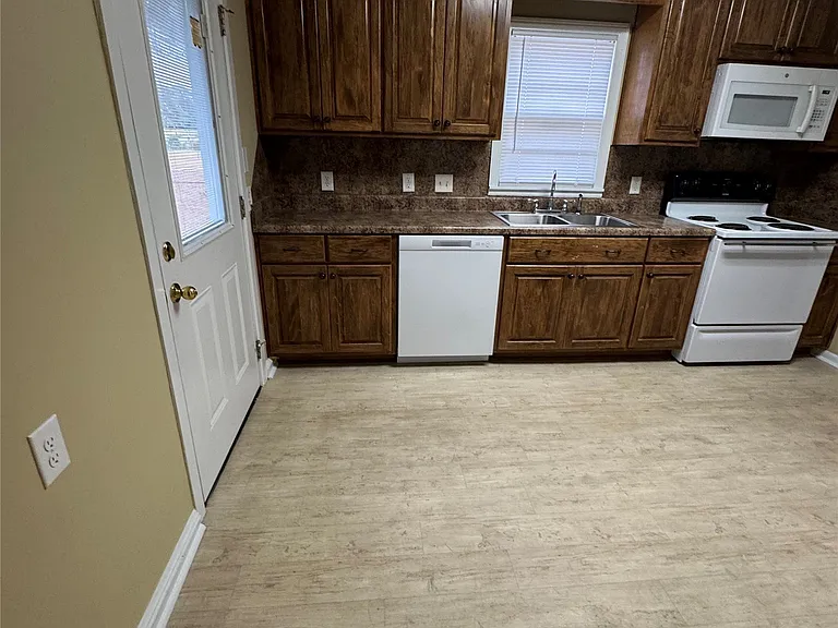 3321 Branch St — Photo 7