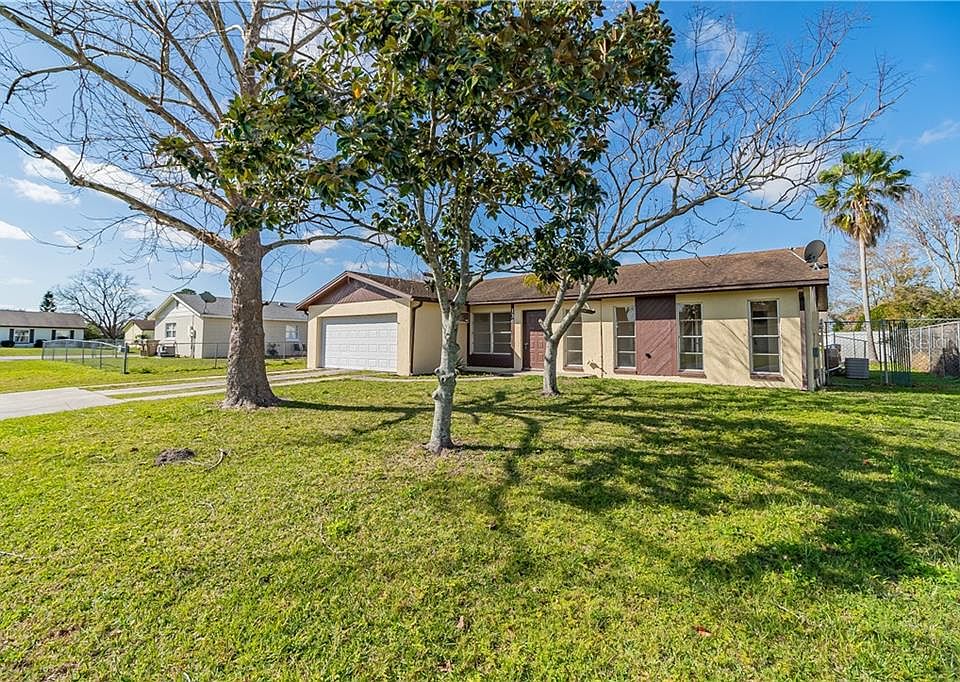 1st image of 136 Loredo Ln