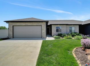 3755 Broadbear Rd, Lincoln, NE 68516