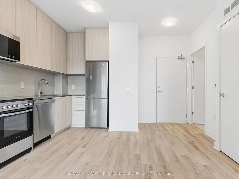 7437 Kingston Rd #820 — Photo 11