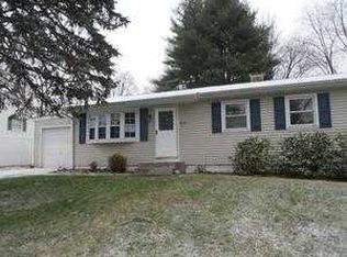 20 Peacock Ln, Poughkeepsie, NY 12601