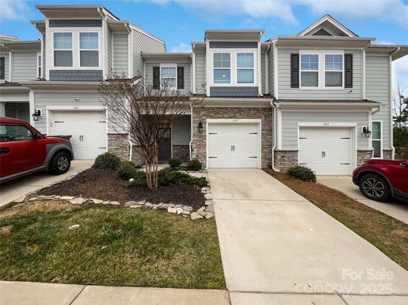 665 Cypress Glen Ln, Lake Wylie, SC 29710