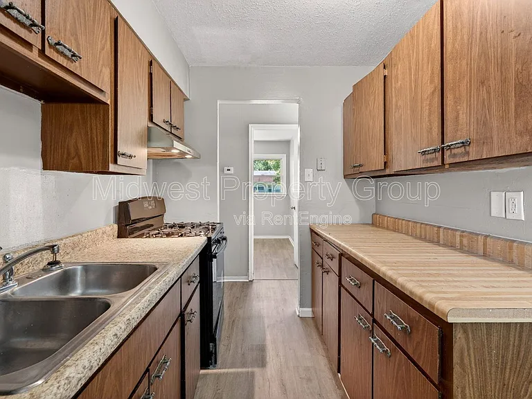 345 Caithness Rd — Photo 6