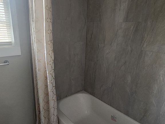 3rd image of 1025 Gaddis Ave