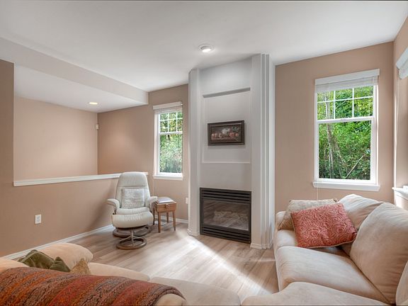 3rd image of 17704 NE 96th Way Unit 1