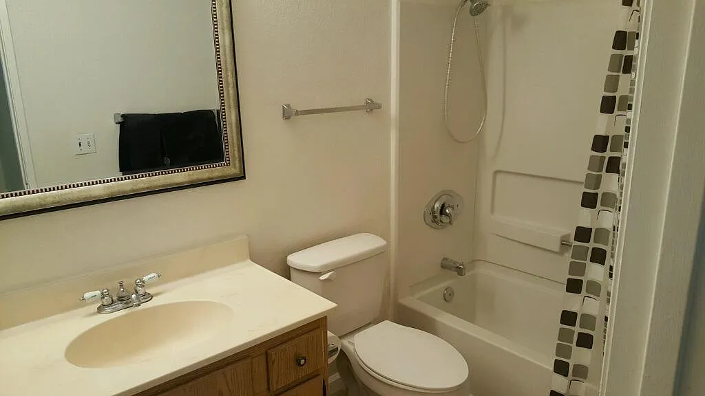 1 bed, 600 sqft, $2,400 — Photo 2