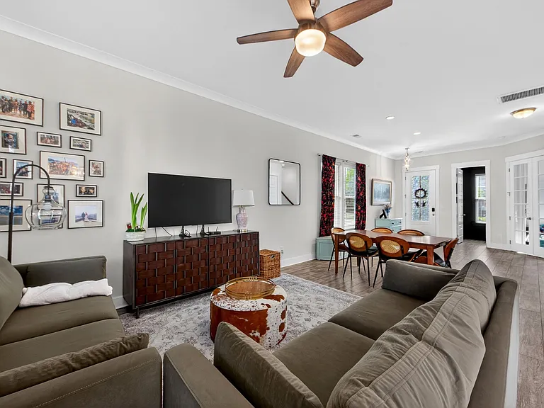 Unit Photo