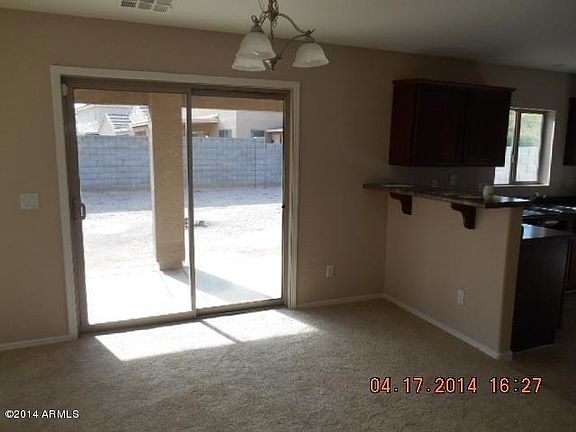 4th image of 934 S 167th Dr