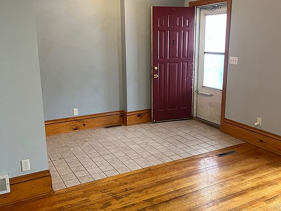 5th image of 3016 Columbus Ave APT 1