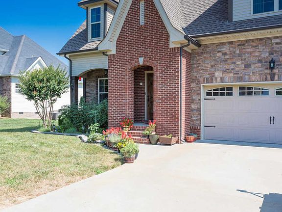 2nd image of 1006 Willow Cir