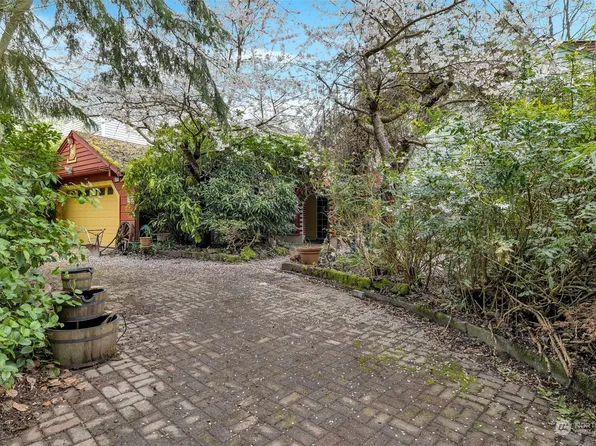 2433 156th Street SW, Lynnwood, WA 98087