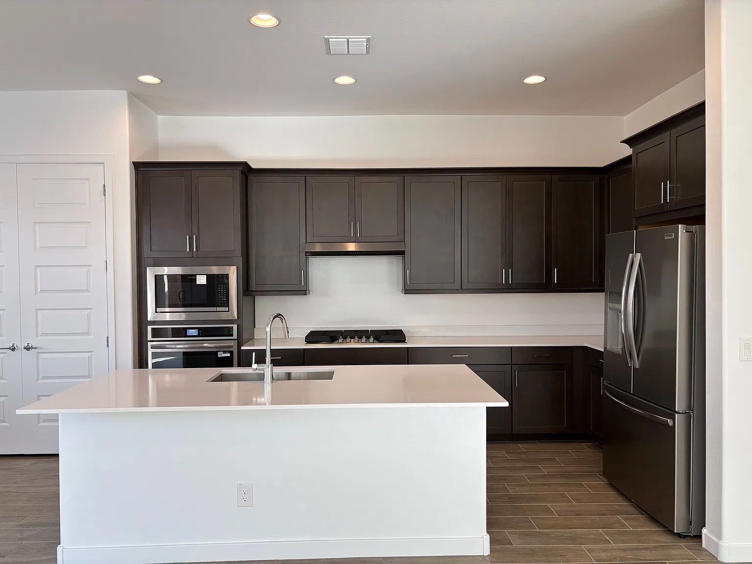 4 bed, 2375 sqft, $2,950 — Photo 4