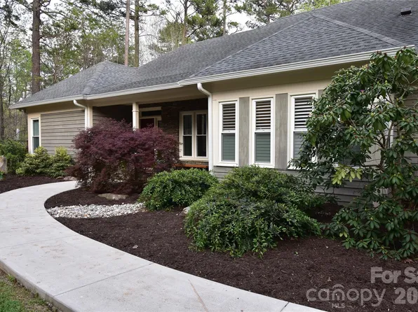 15610 Deerhaven Ct, Davidson, NC 28036