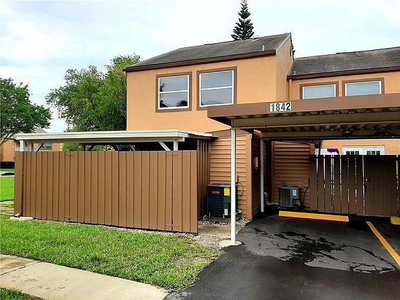 2nd image of 1842 Clearbrooke Dr