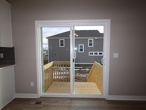 4th image of 301 Reign Way