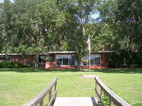 3rd image of 725 Atlantic Dr