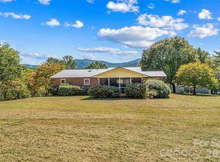 14 Three J Ln, Swannanoa, NC 28778