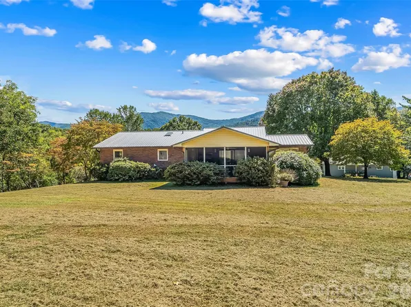 14 Three J Ln, Swannanoa, NC 28778