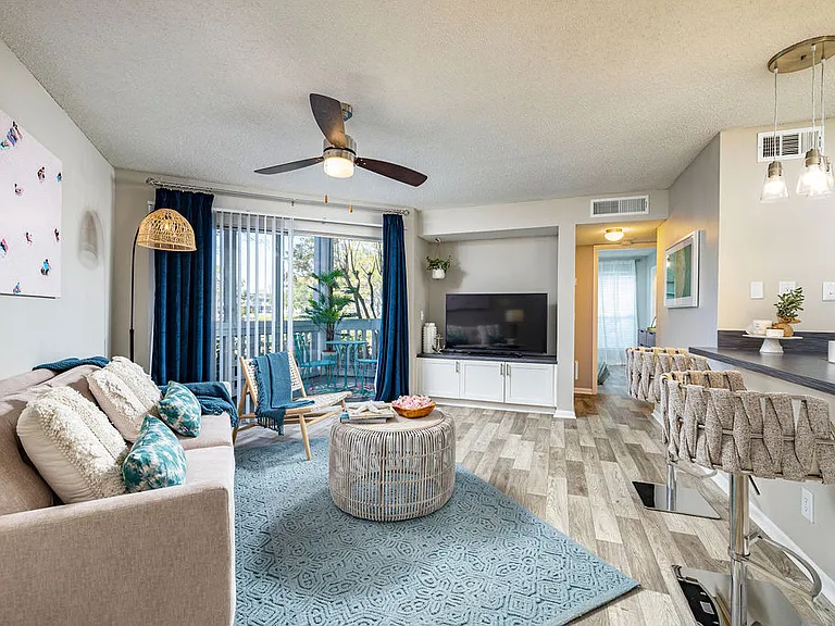 Lofton Place Apartments — Photo 41