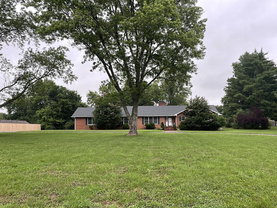 1st image of 805 Sam Davis Rd