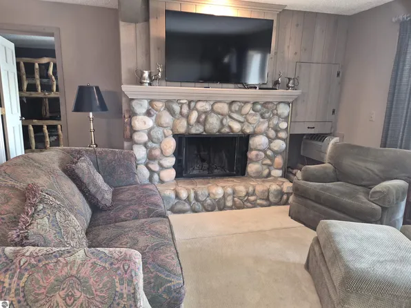 4633 N Cross Over Dr #506, Bellaire, MI 49615