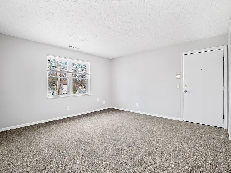 Grant Street Apartments — Photo 16