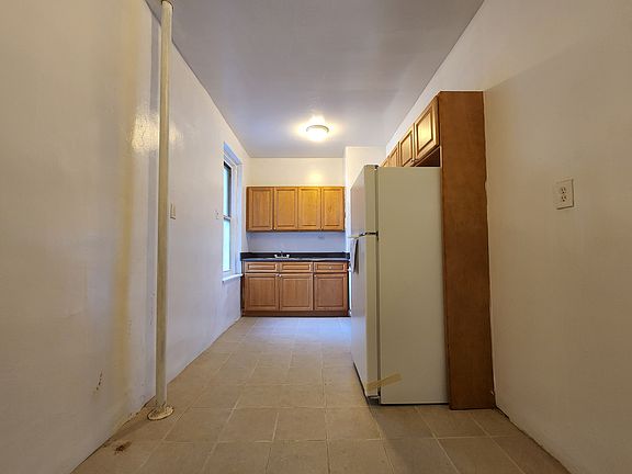 2nd image of 520 W 218th St APT 3B