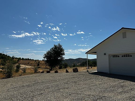 3rd image of 15707 Swasey Mine Ln