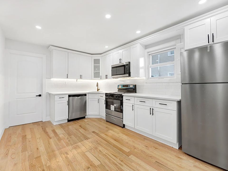 1st image of 13149 222nd St