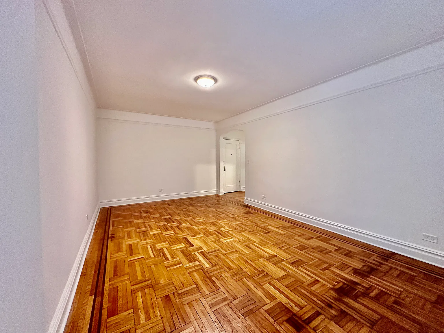 40 Shore Boulevard — Photo 4