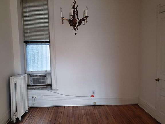 3rd image of 2226 N Dayton St #1