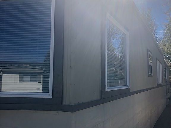 4th image of 837 Division St #31